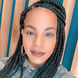 Meet your Posher, Amie